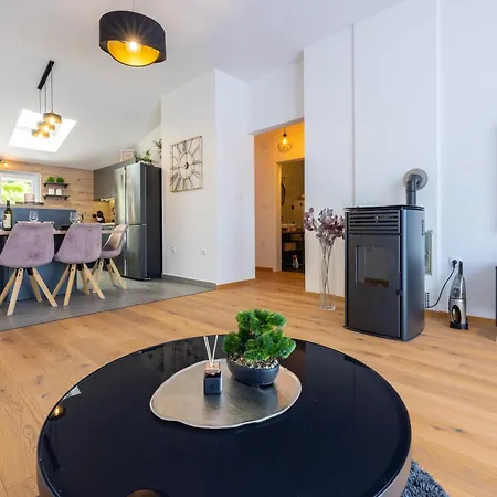 Penthouse Victoria 公寓 *