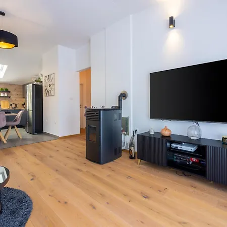 Apartament Penthouse Victoria *
