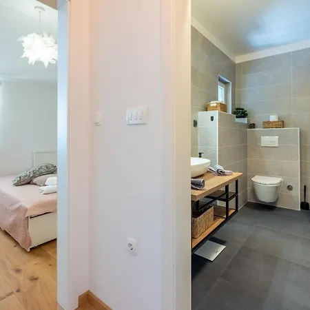 Penthouse Victoria Apartment *